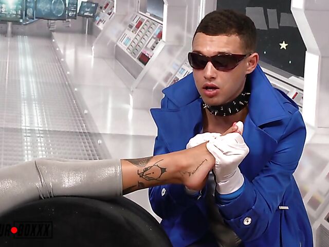 Paisley Paige - Spaceship fuck with a man in pantyhose