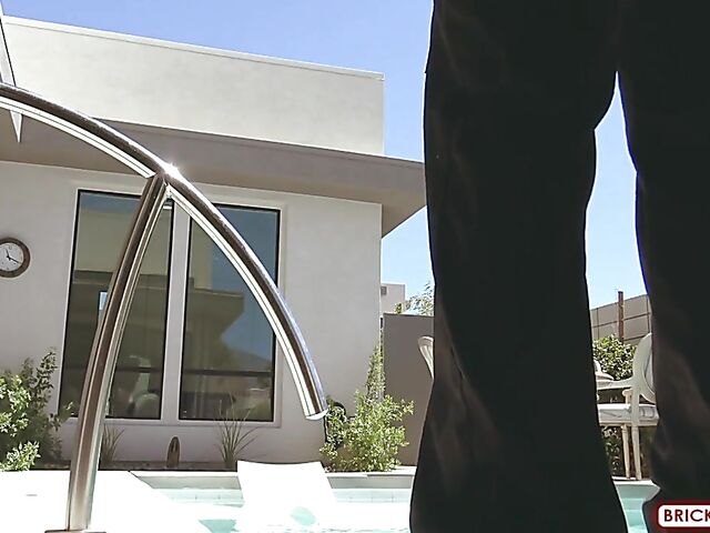 Luz & Ivan - Real couple pool fuck on a sunny afternoon