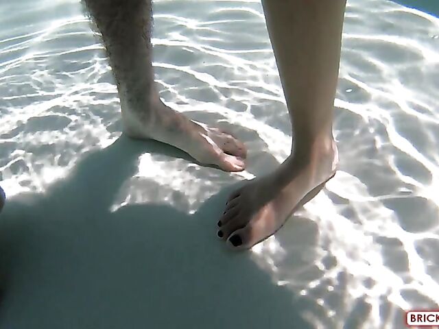 Luz & Ivan - Real couple pool fuck on a sunny afternoon