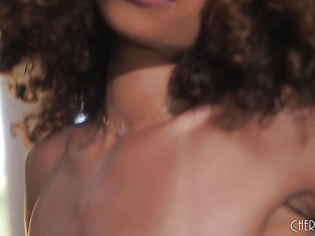 Cecilia Lion - Lovely ebony masturbating with her fingers