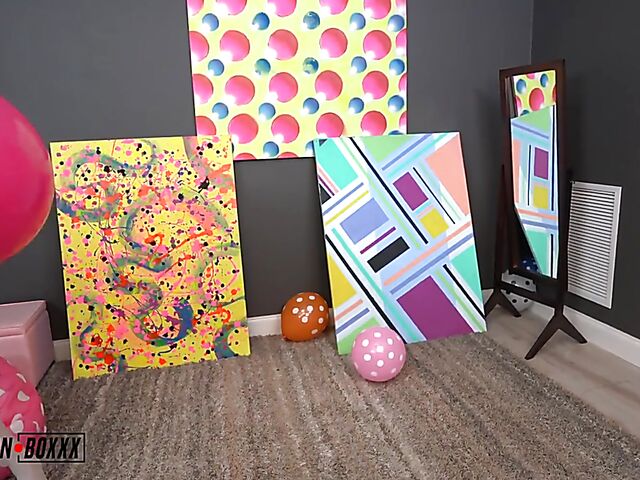 Jessae Rosae - Skinny chick with glasses solo with big balloons