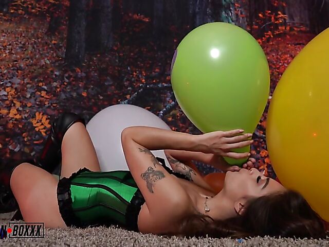 Non nude solo balloon fetish video with Sofie Reyez blowing and riding her balloons in her leather black boots