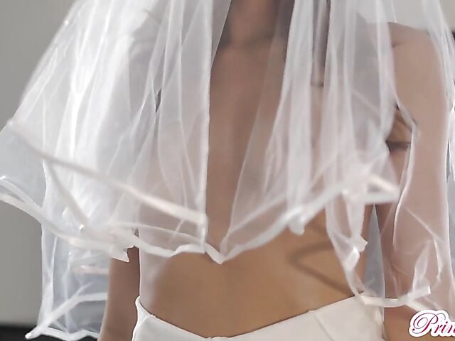 Vanna Bardot - Young bride creampie with her stepbrother