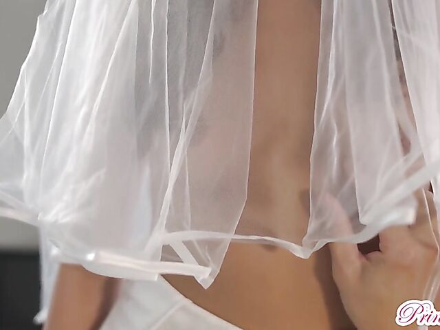 Vanna Bardot - Young bride creampie with her stepbrother