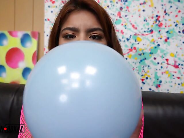 Teen looner Hazel Heart rubs her pussy against balloons in this fetish solo video
