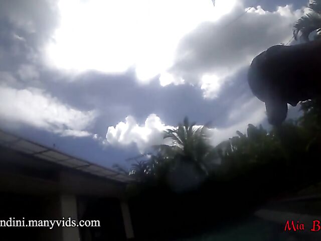 Mia Bandini - Anal sex underwater with ass to mouth and anal creampie in the pool