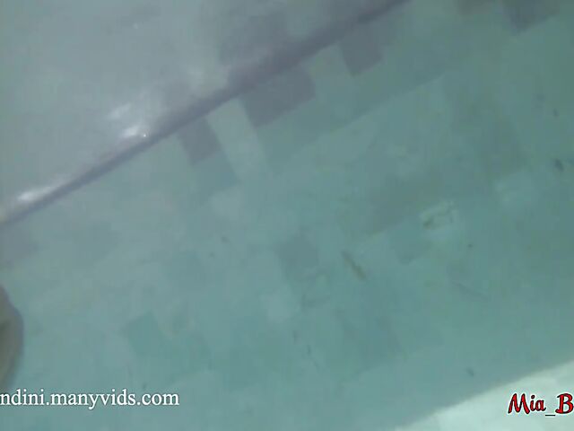 Mia Bandini - Anal sex underwater with ass to mouth and anal creampie in the pool