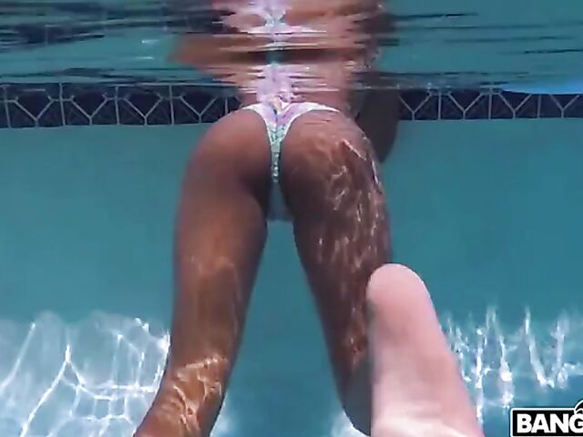 Alina Ali - Wet ebony outdoor interracial pool fuck in the sun