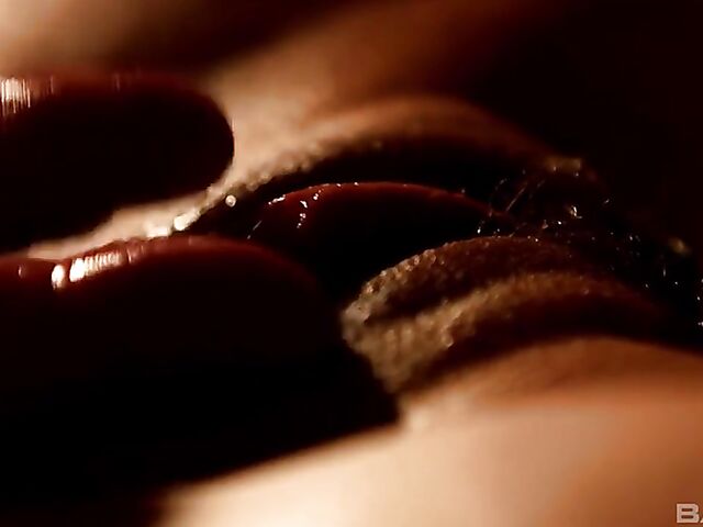 Passionate MILF pornstar Brandi Love gets some loving in the dark