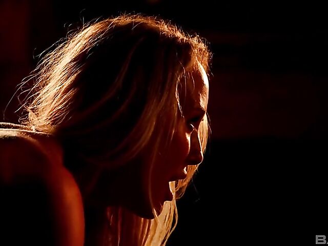 Passionate MILF pornstar Brandi Love gets some loving in the dark