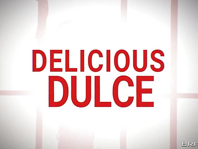 Hard sex on the couch with smoking hot Desiree Dulce