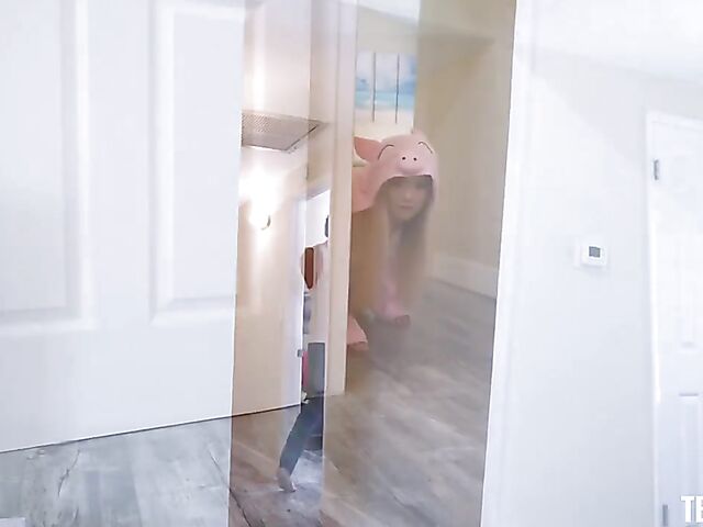 Teen asian tiny girl Lulu Chu is in need of cock