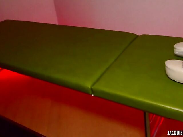 French redhead Julie and her boyfriend bang on cam