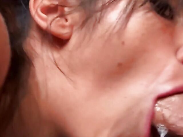 Close up blowjob and good doggy style with Bella Tina