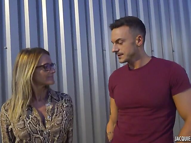 Slim mature French Ophelie is 46 and fucks like a pro