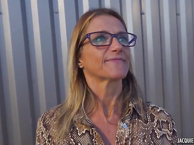 Slim mature French Ophelie is 46 and fucks like a pro