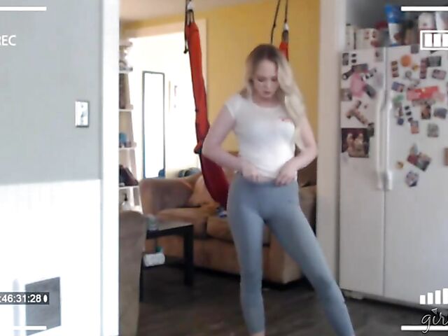 Busty milf Casca Akashova fingering herself while watching Lilly Bell's masturbation camshow