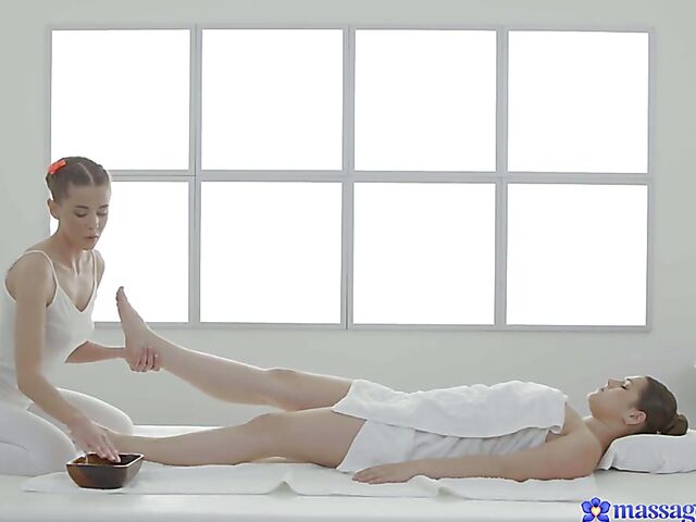 Sensual lesbian massage with Sybil Kailena and Sereyna Gomez