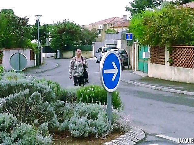 Short hair MILF from Liege Chana fucking with her clothes on