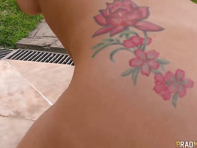 Big ass Brazilian pornstar Victoria Dias gets anal fucked outside and indoors