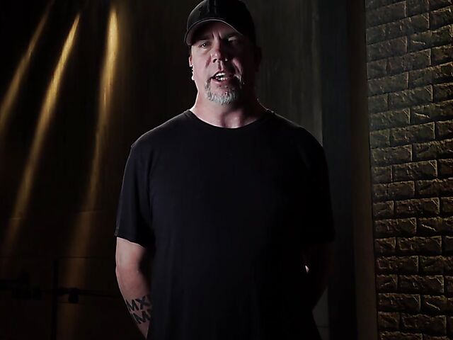 Kink solo and magic wand orgasm from home with Kate Kennedy