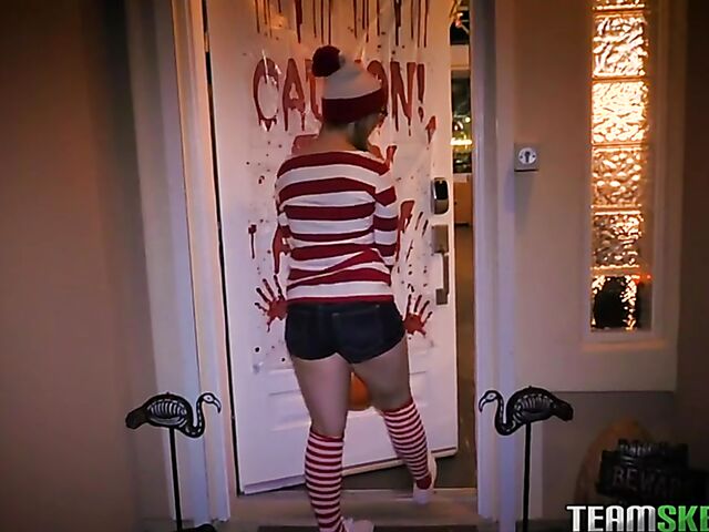 Halloween sex with ginger teen Cleo Clementine