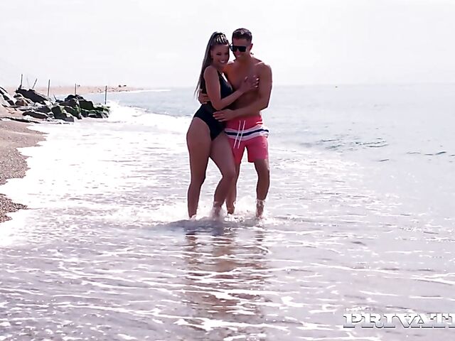 Outdoor vacation sex by the pool with Jolee Love