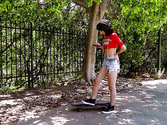 Short teen skater girl Lucy Cline gets banged hard in bed