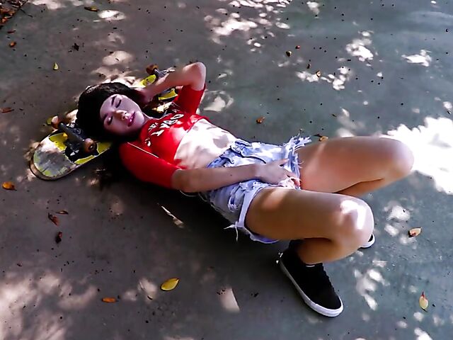 Short teen skater girl Lucy Cline gets banged hard in bed