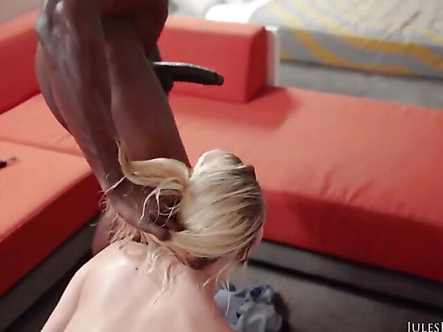 Cute Carolina Sweets' BBC interracial hardcore experience