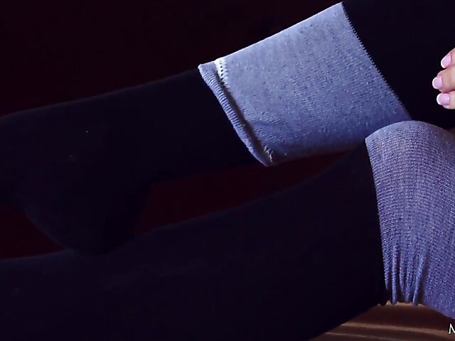 Sultana - Young brunette's fingering orgasm