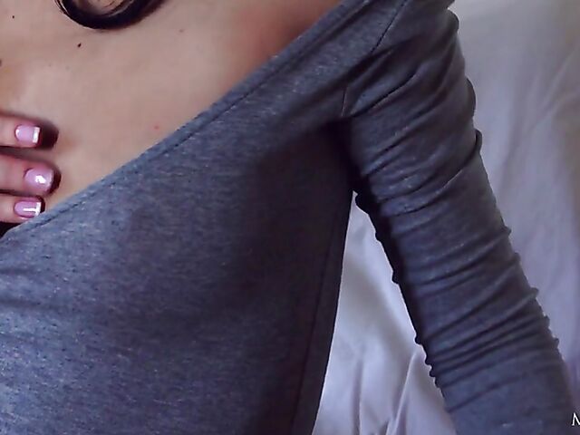 Sultana - Young brunette's fingering orgasm