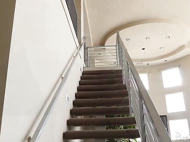 Sexy short haired MILF Kit Mercer fingering and fucking