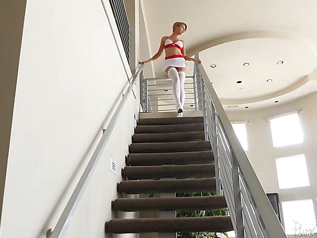 Sexy short haired MILF Kit Mercer fingering and fucking