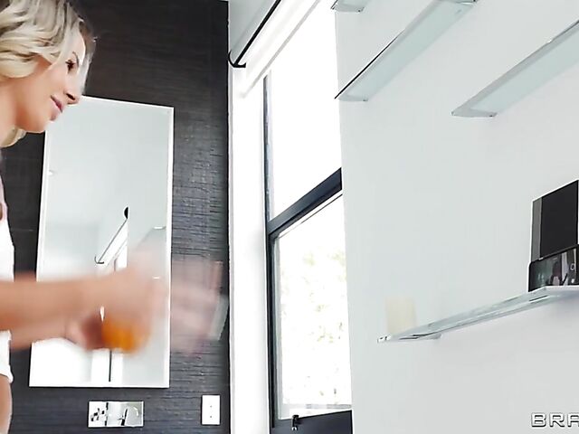 Petite Bella Elise Rose gets her juicy pussy slammed after shower