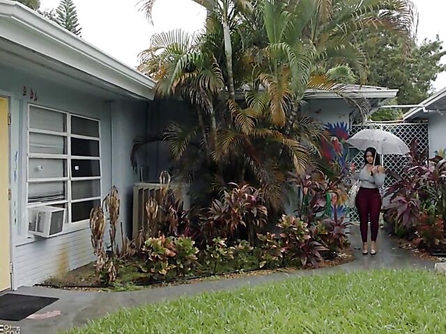 Bubble butt MILF Rose Monroe is crazy hot and needs his meat