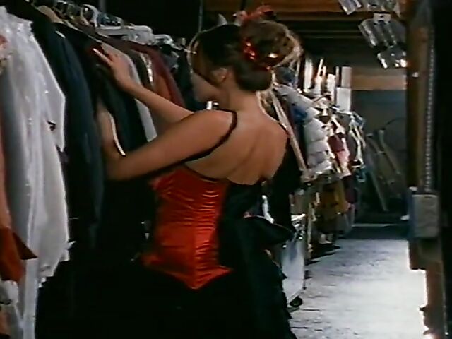 One of the hottest classic pornstars Kyra Kener doing it all