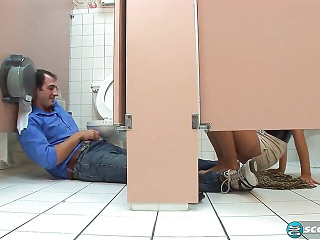 Pantyhose feet worship and sex on the floor in the restroom with Brandon Jes