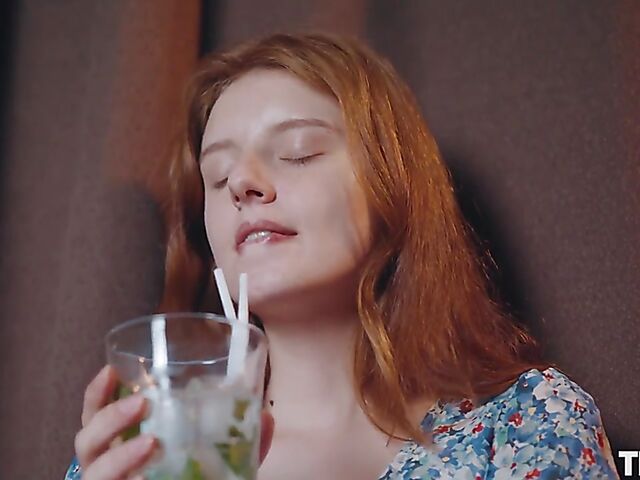 Solo redhead Sienna is full of energy and ready to masturbate