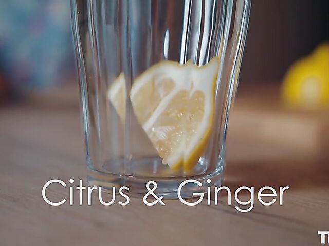 Solo redhead Sienna is full of energy and ready to masturbate