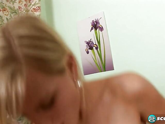 Big boobs teen Marry Queen fucks with her skirt on