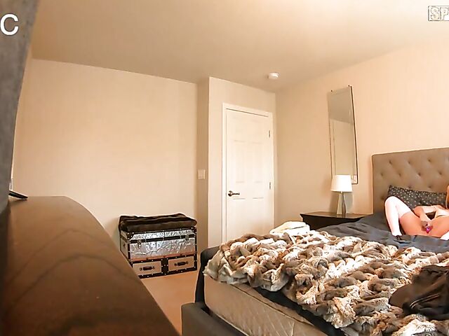 Jessie Saint - Stepdaughter toy orgasm and sex with her daddy