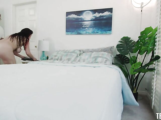 Busty housewife Coralyn Jewel seduces a lucky old man