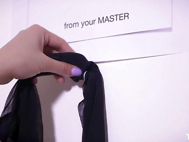 Lady Dee - Ripped pantyhose masturbation in the dressing room