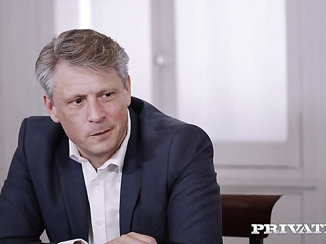 British curvy teen from Oxford Effie Diaz learns more about fucking from her teacher Marc Kay