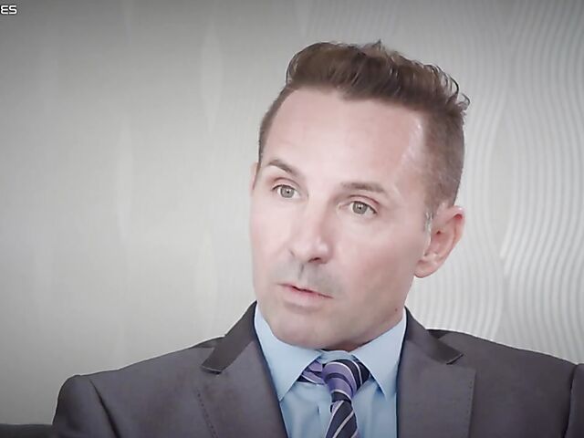 Full service from super hot brunette maid Alyssia Kent