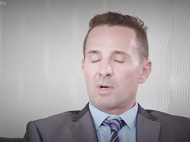 Full service from super hot brunette maid Alyssia Kent