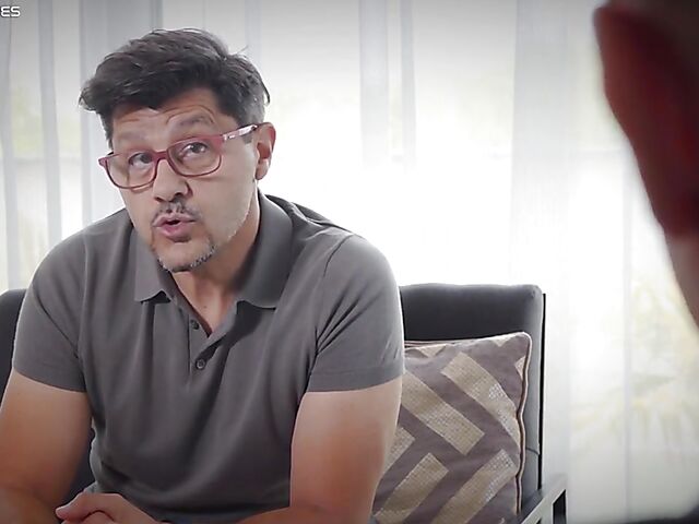 Full service from super hot brunette maid Alyssia Kent