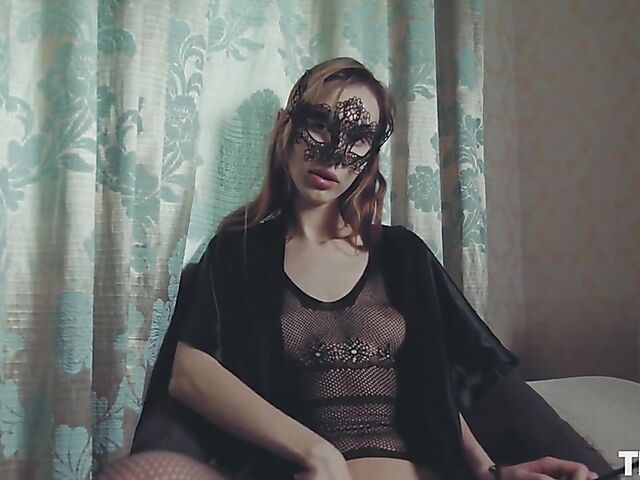 You are under orders to watch skinny masturbation enthusiast Alice Bright rub her clit to orgasm