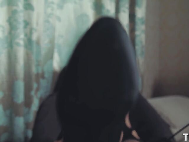 You are under orders to watch skinny masturbation enthusiast Alice Bright rub her clit to orgasm
